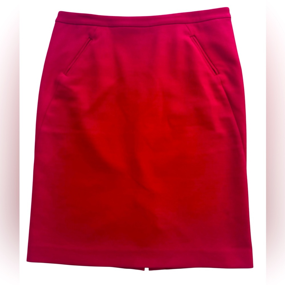Women’s red LOFT skirt zips in back with slit size 10